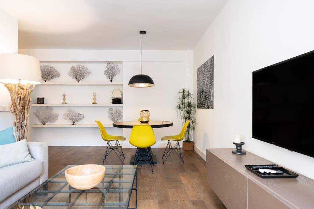 Super Central Malaga Flat With Terrace And Free Parking المظهر الخارجي الصورة